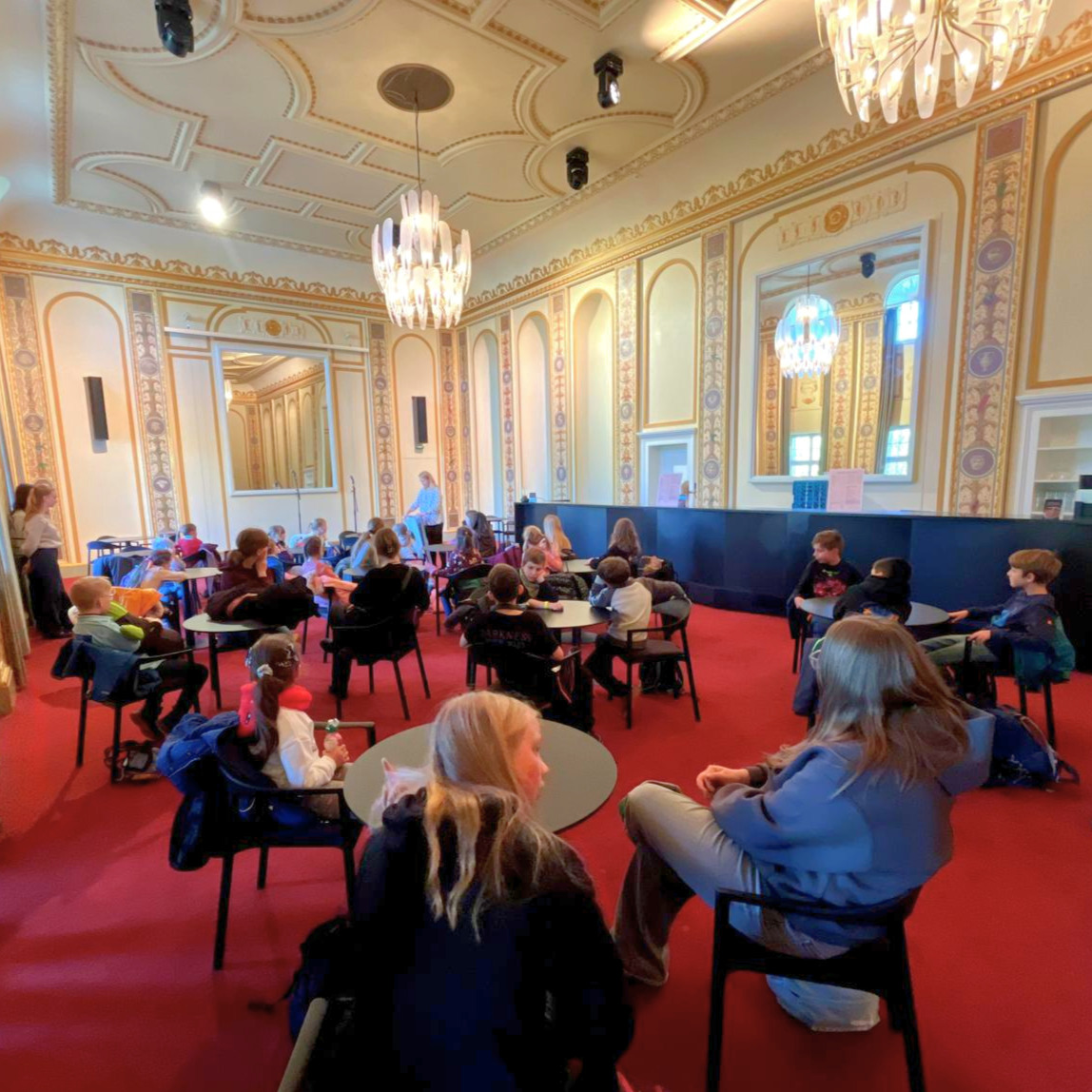 1711 GenOst New Generation Gebäudeführung