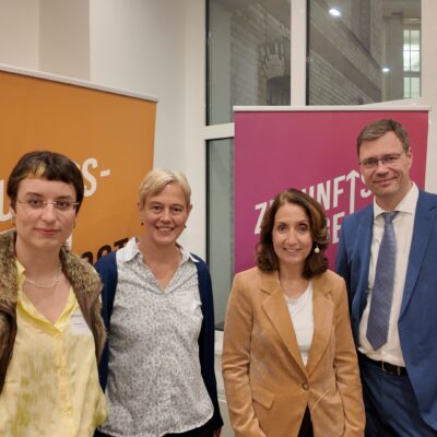 Das Projektteam mit Aydan Özoğuz (MdB)